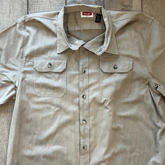 Wrangler Khaki Short Sleeve Button Down Shirt XL Utility Pockets Cotton Blend - Picture 3 of 9